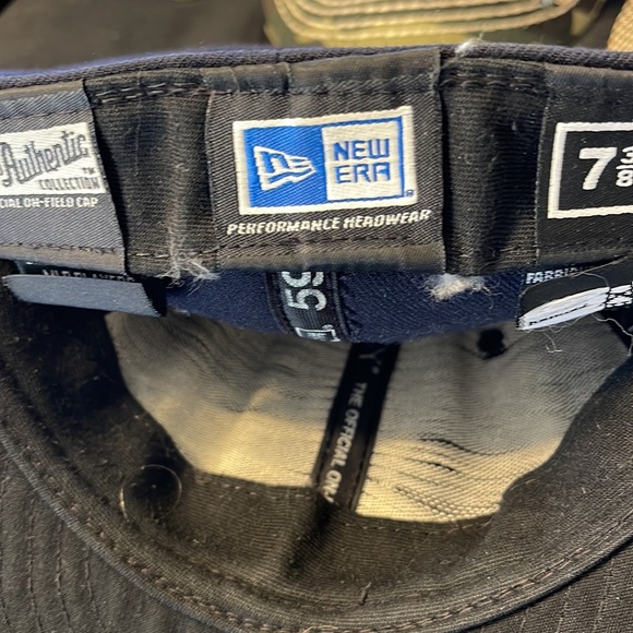 Man hat - Picture 3 of 5